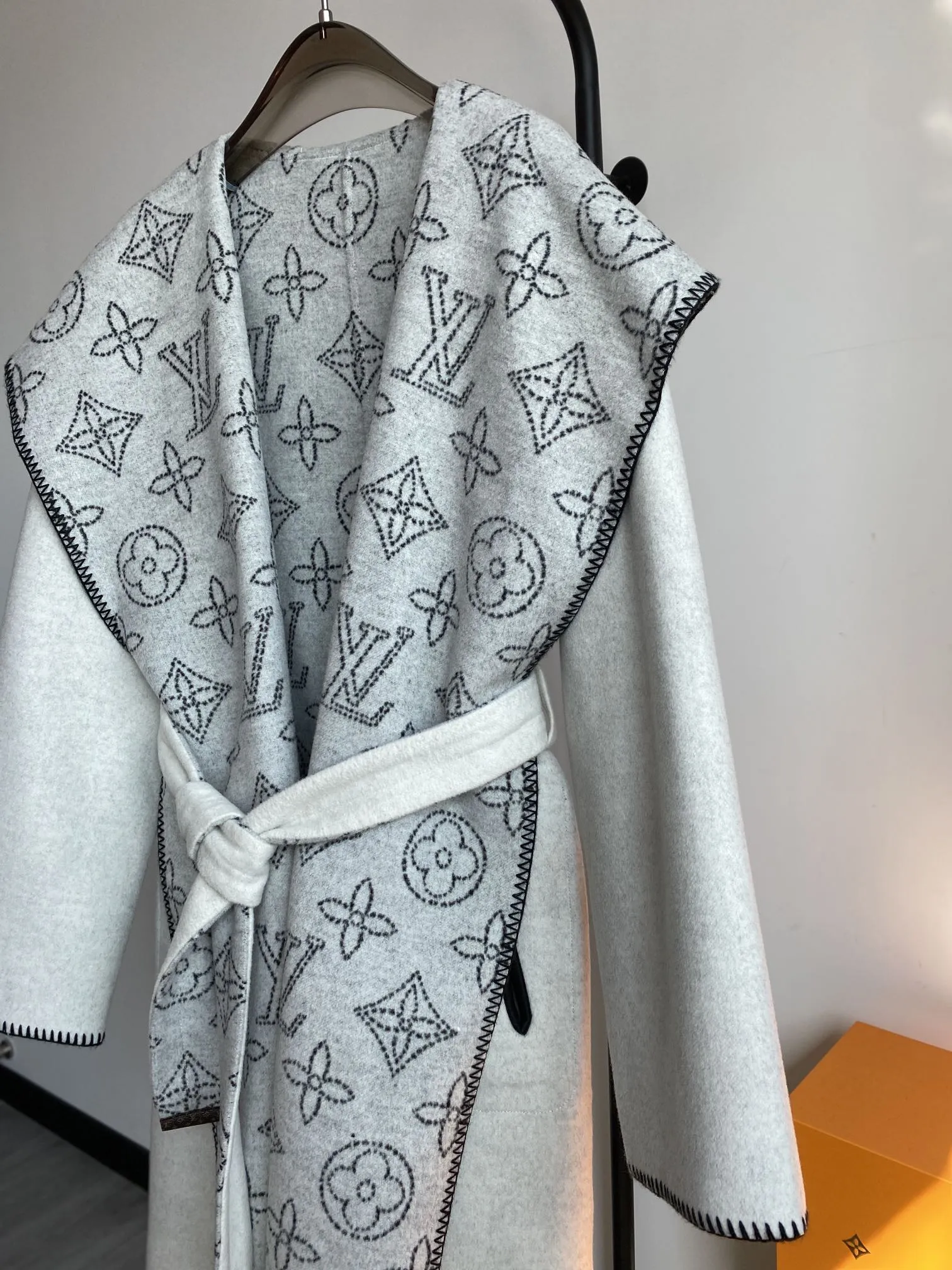 High Quality LUV Wrap Coat 029